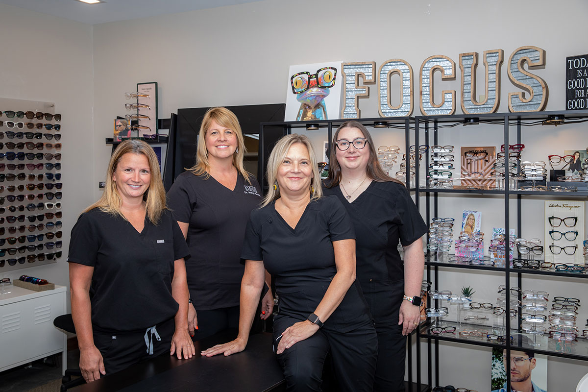 EV5A9924 Dr. Dragoo and the team in our Novi office